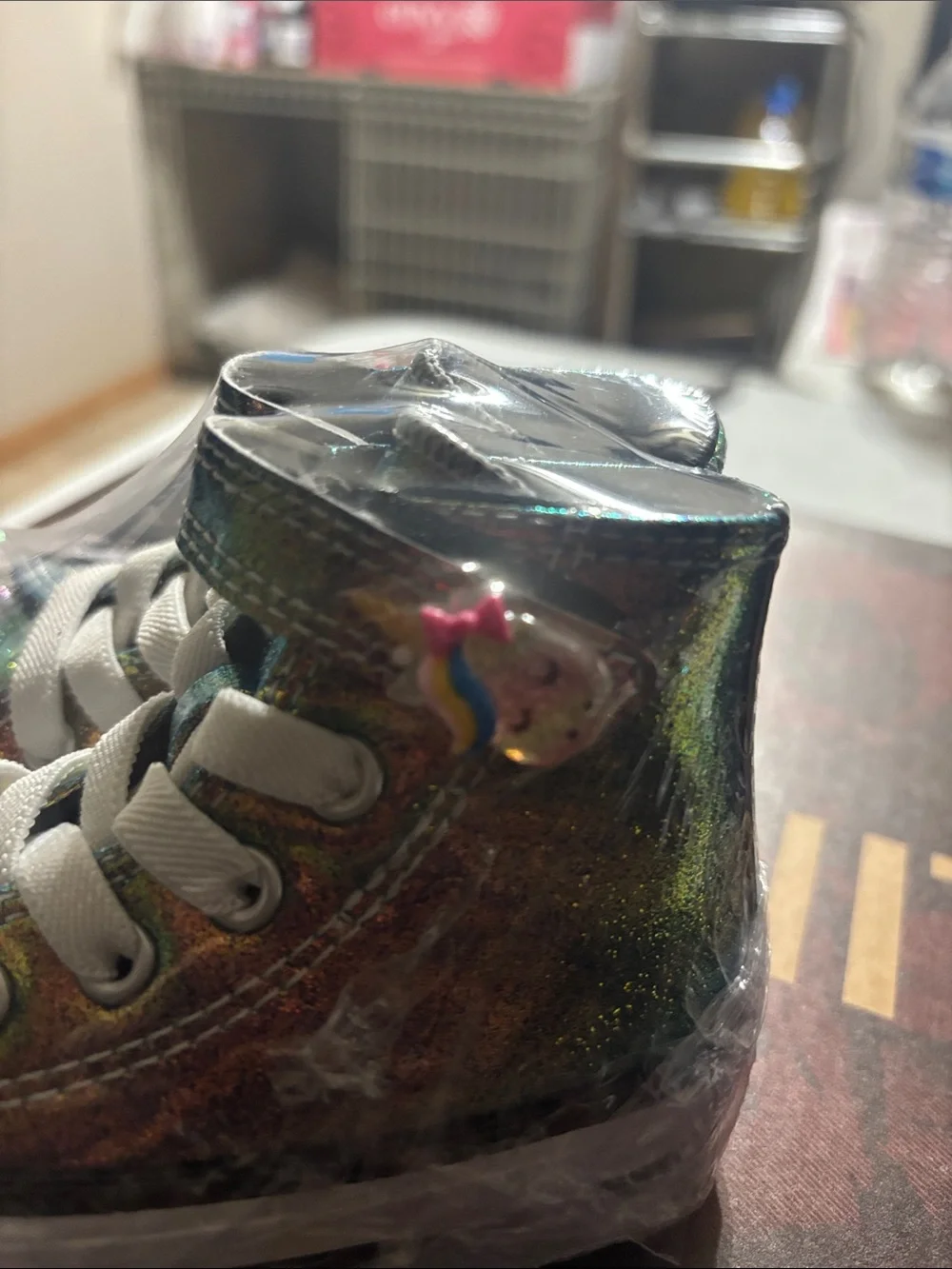 Kids Glitter Toe High-Top converse Sneakers in iridescent colors and White